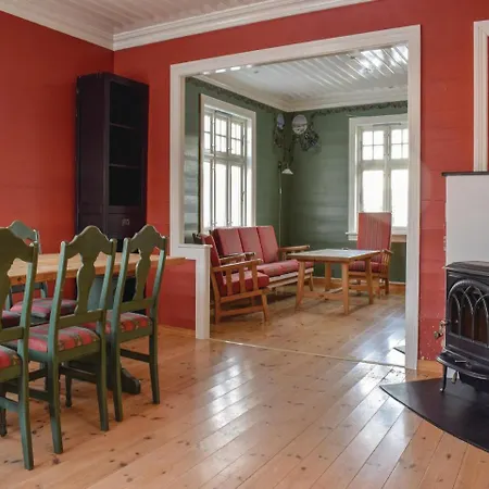 Four Bedroom Holiday In Tysnes